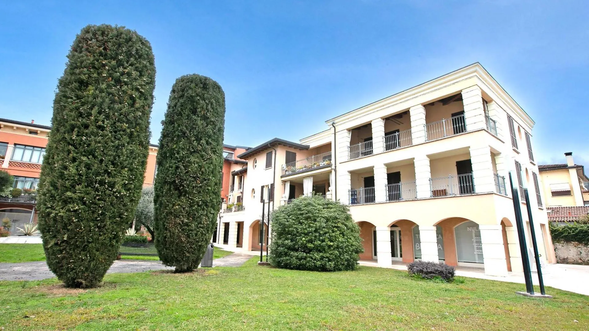 Morgante Salo-Lake View & Parking - Happy Rentals Διαμέρισμα Salò