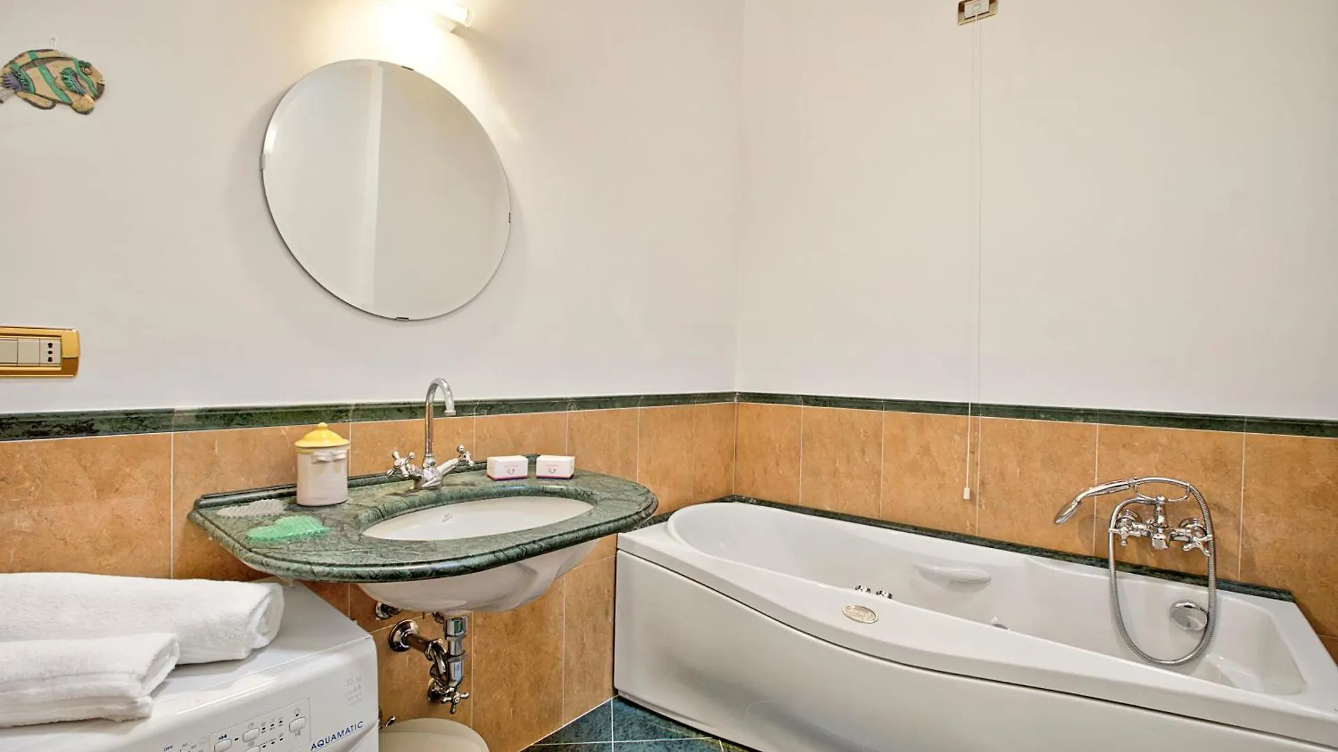 Morgante Salo-Lake View & Parking - Happy Rentals İtalya