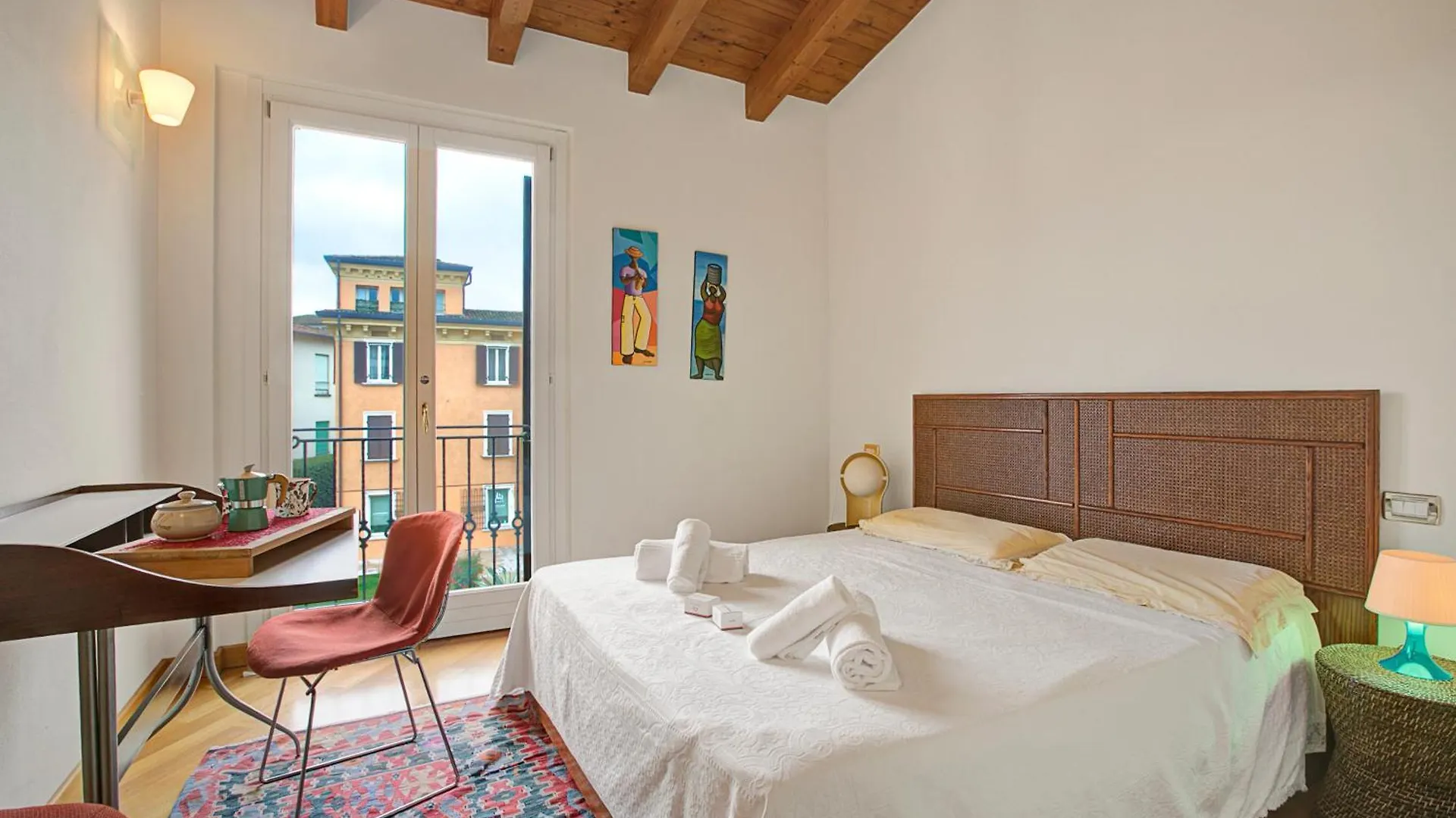 Daire Morgante Salo-Lake View & Parking - Happy Rentals