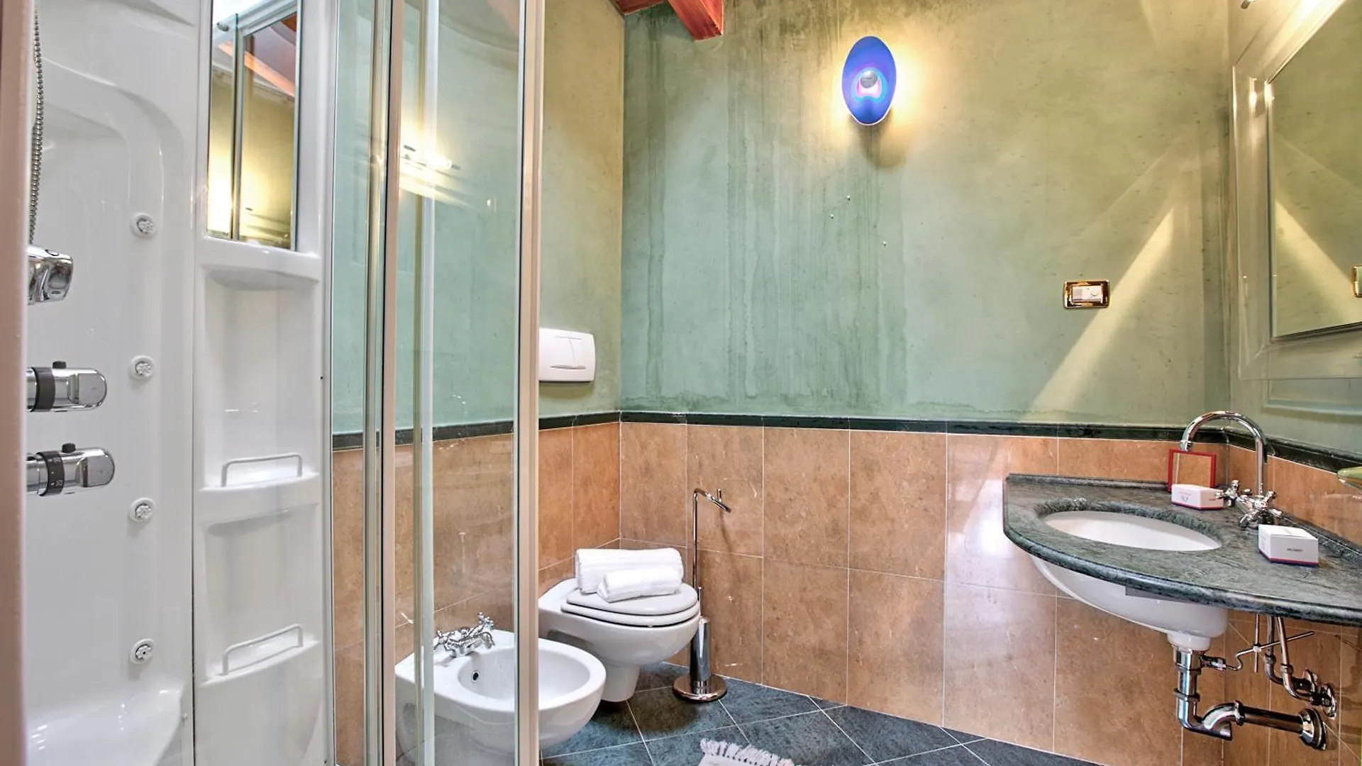 Morgante Salo-Lake View & Parking - Happy Rentals 0*, Salò İtalya