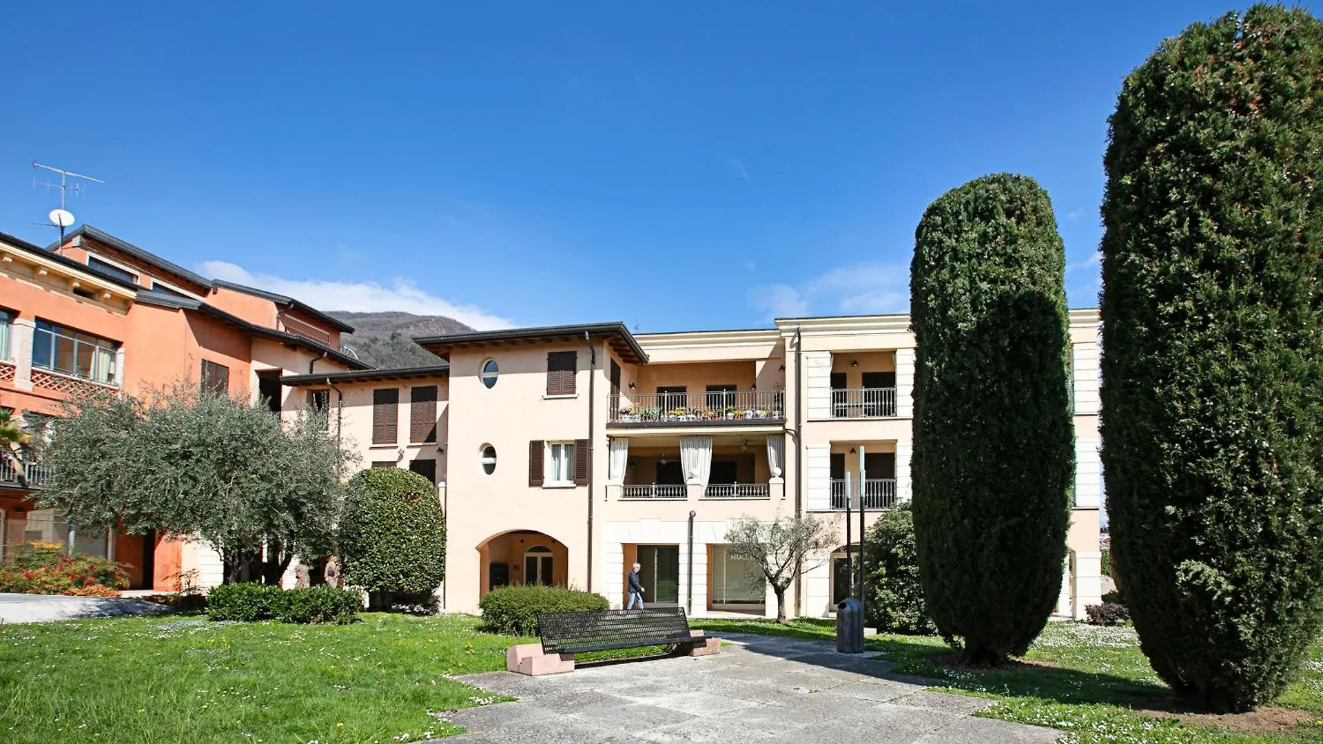 Morgante Salo-Lake View & Parking - Happy Rentals Διαμέρισμα Salò